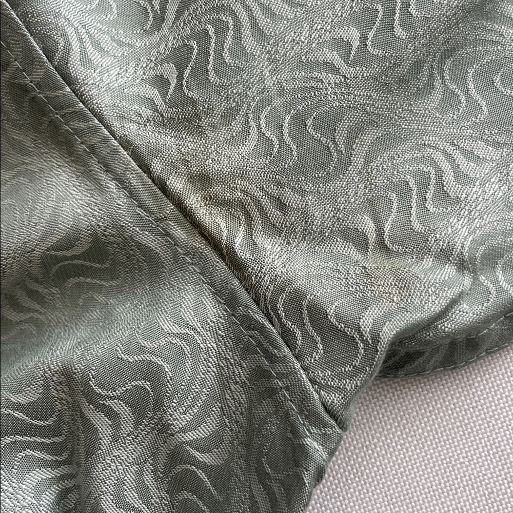 Claiborne Men's Light Green Patterned Button Down Shirt short sleeved 💯 SILK - Picture 3 of 7